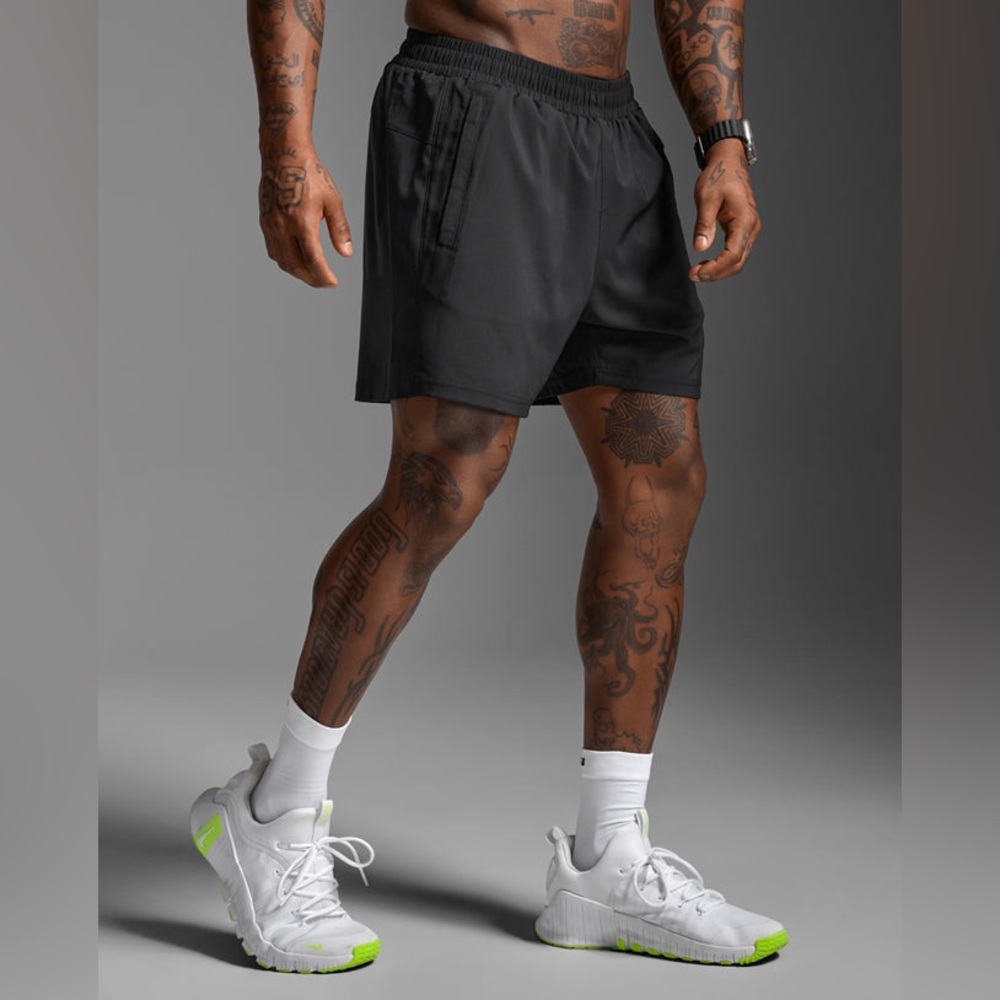 2XU Men's Black Athletic Shorts motion 8” shorts